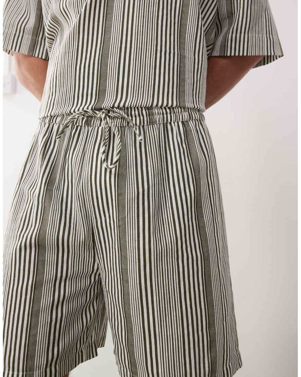 Collusion Natural Textured Woven Shorts for men