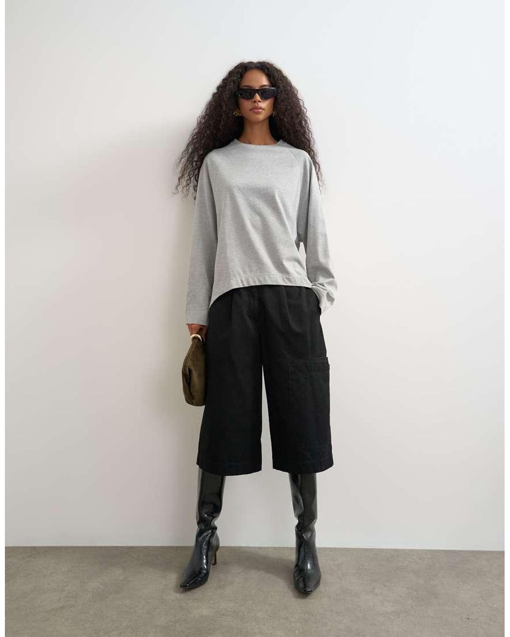 TOPSHOP White Curve Hem Raglan Sleeve Skater T-shirt