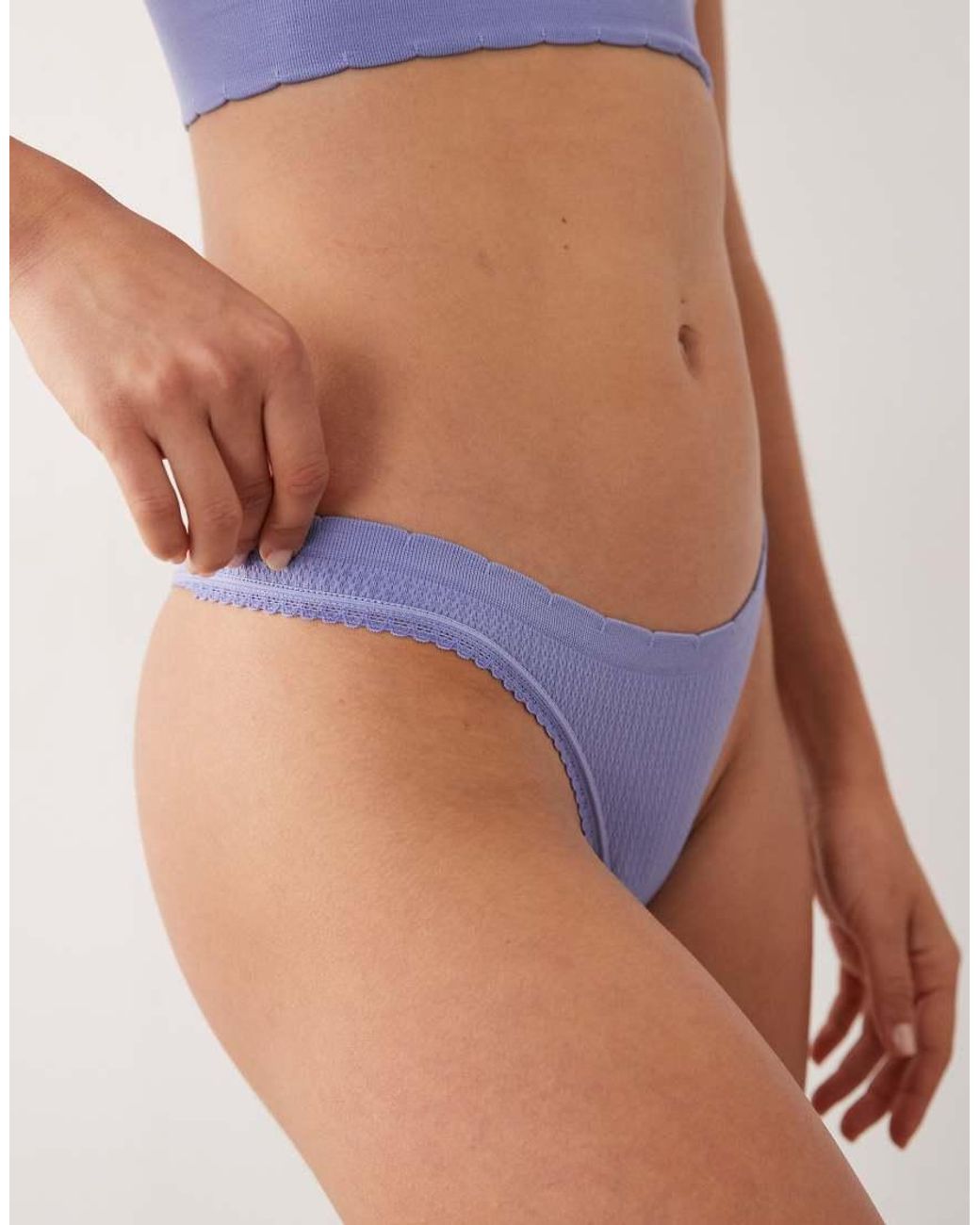Cotton On Naadloze Geribbelde String in het Blue