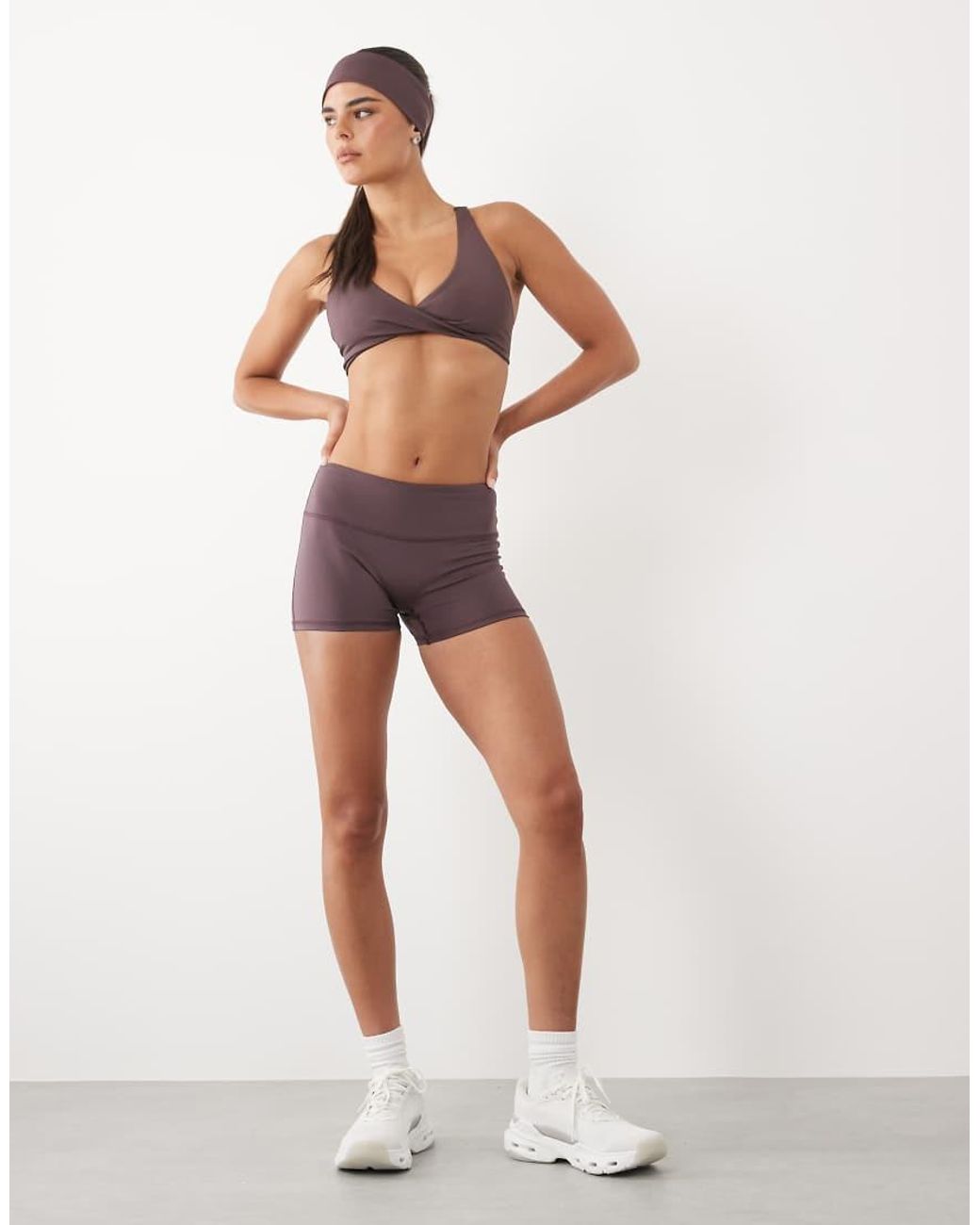 4505 Multicolor Active Light Support Twist Front Sports Bra