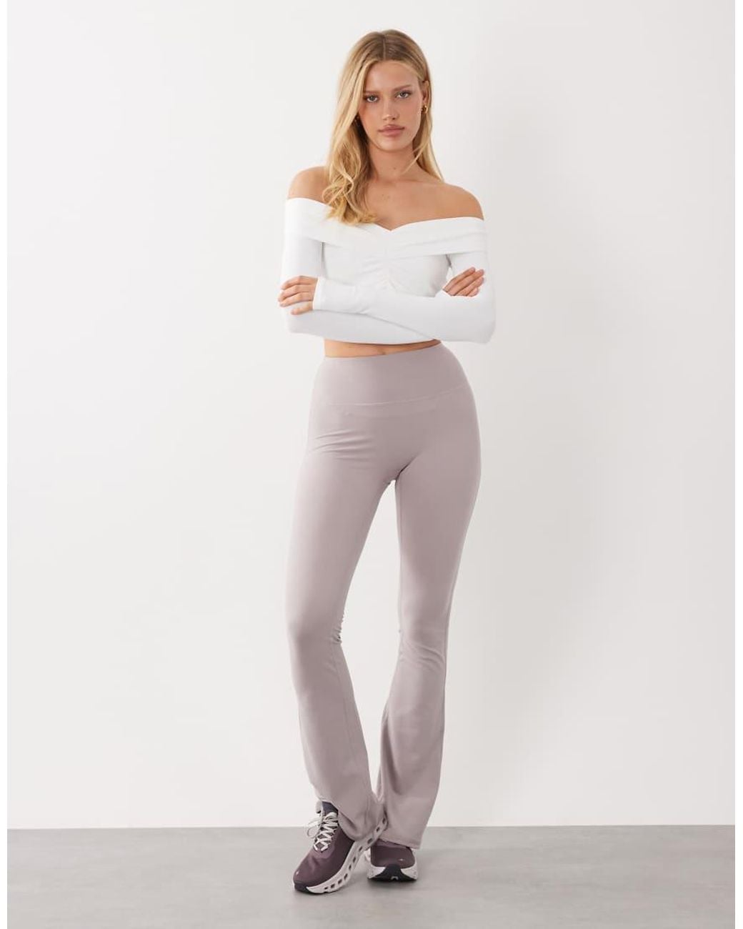4505 White Plush Handle Ruched Front Long Sleeve Top