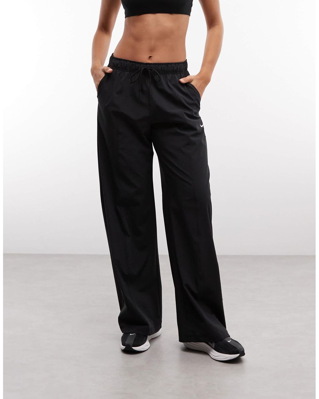 One - pantalon Nike en coloris Black