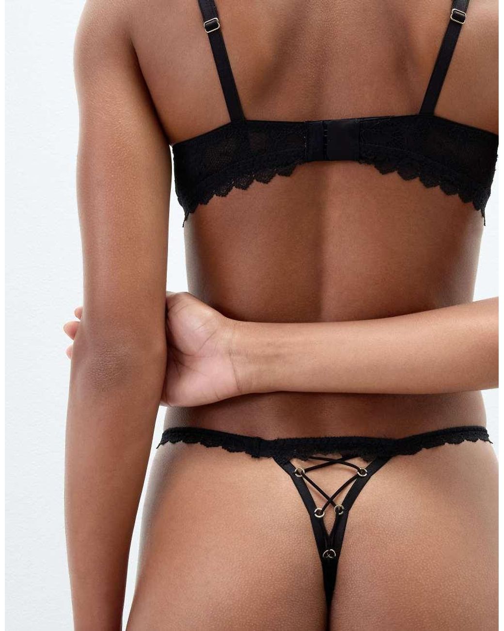 Intimissimi Black Tempting Treat Thong With Side Straps