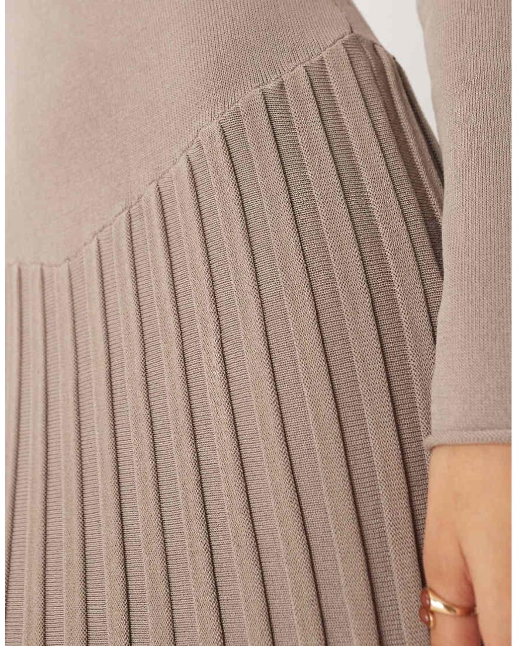 Pretty Lavish Natural Fine Knit Drop Hem Pleat Maxi Dress