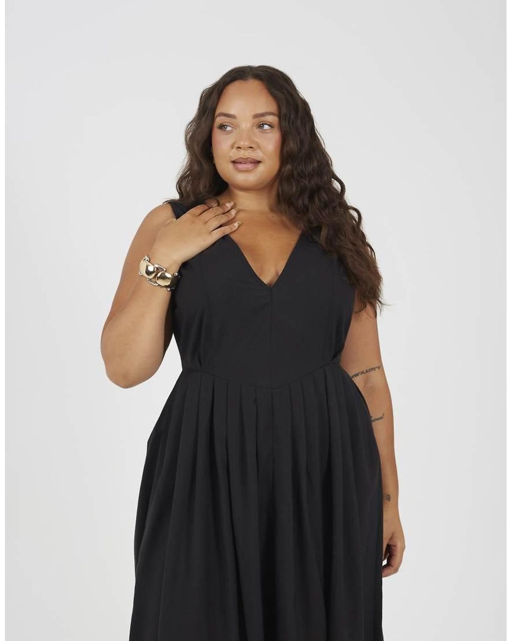 Brave Soul Black Curve V-Neck Midi Dress With Pleated Skirt