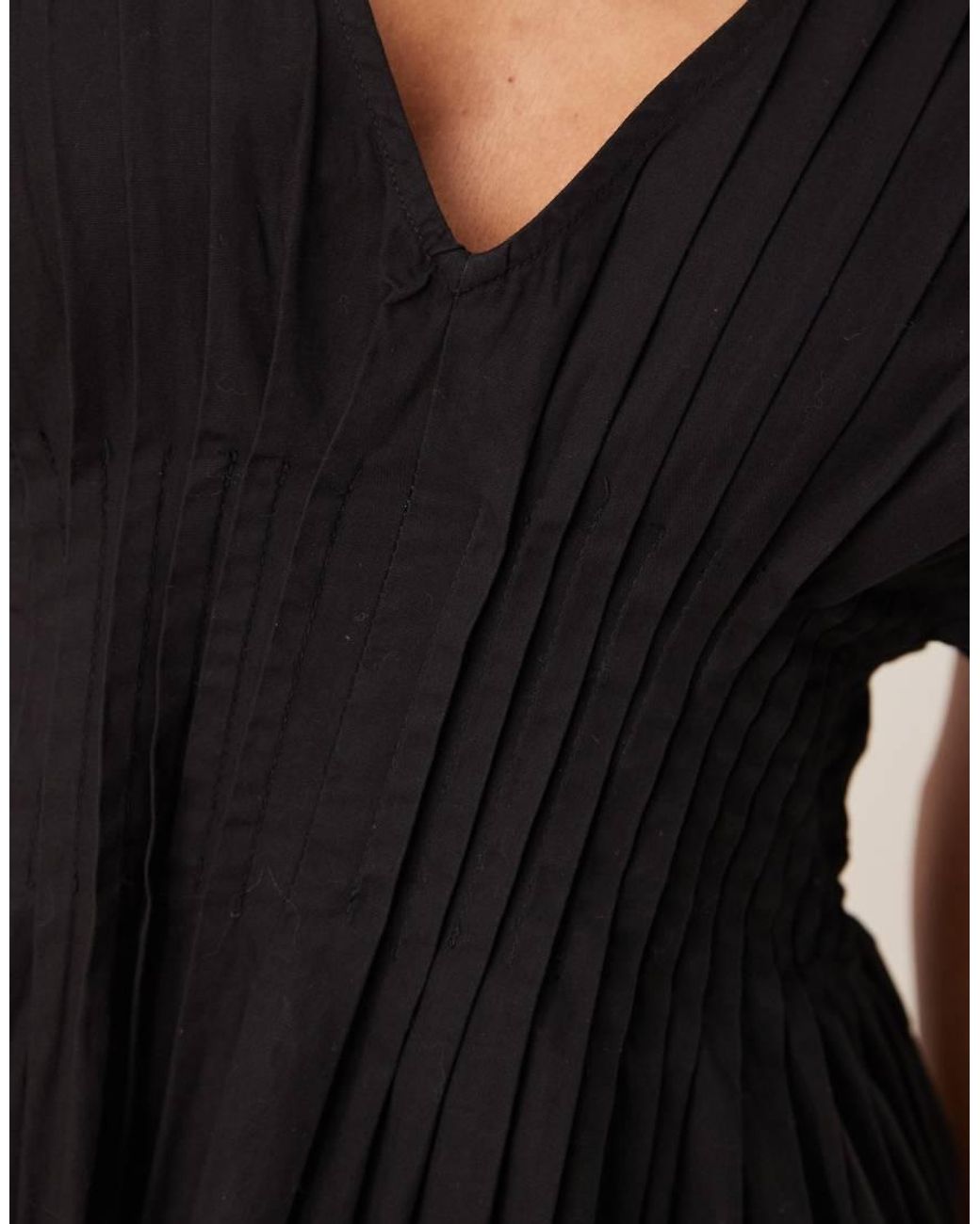 ASOS Midi-Jurk Met V-Hals, Korte Mouwen En Smalle Plat Gestikte Plooien in het Black
