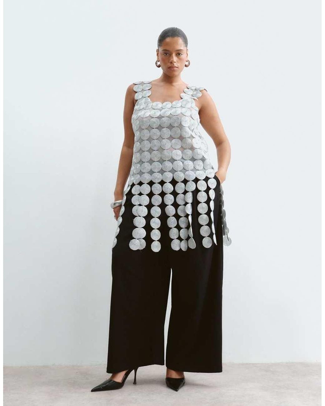 ARRANGE White Curve Metallic Embroidered Circle Fringe Hem Top