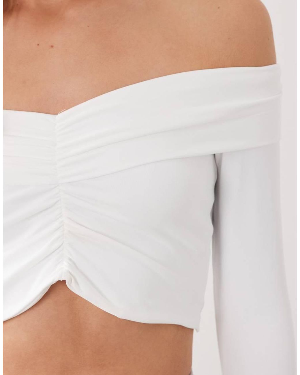 4505 White Plush Handle Ruched Front Long Sleeve Top