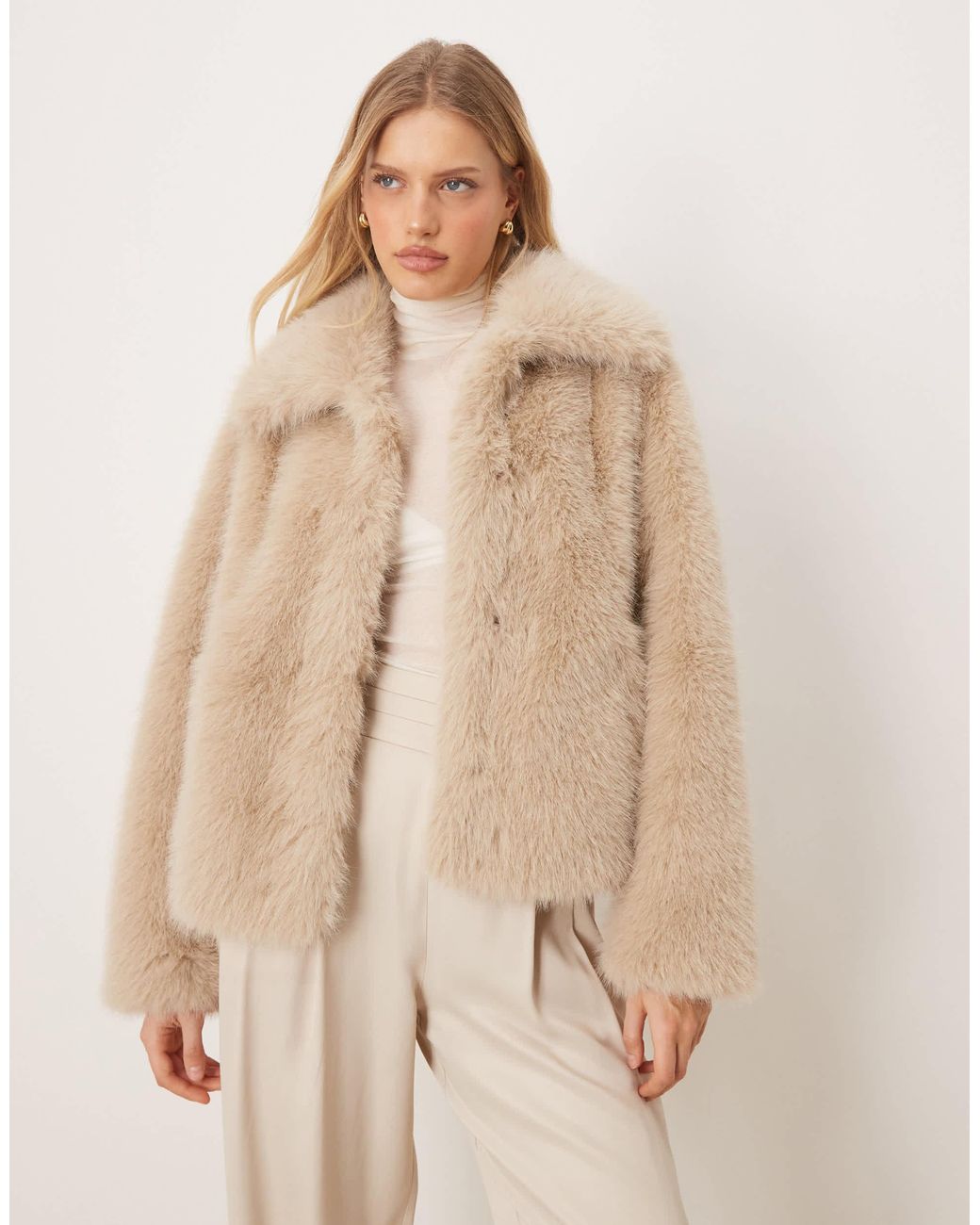 【Gina 2016-17Winter掲載】 フェイクムートンショールコート Gina Tricot Faux Fur Jacket in Natural | Lyst