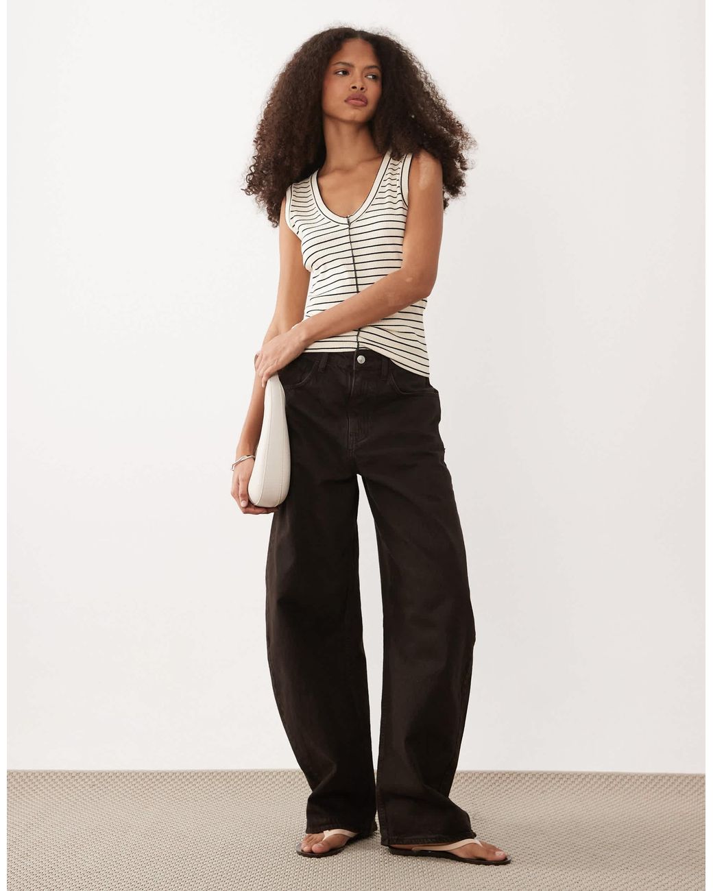 Débardeur côtelé épais à col v et coutures visibles - crème et noir rayé ASOS en coloris White