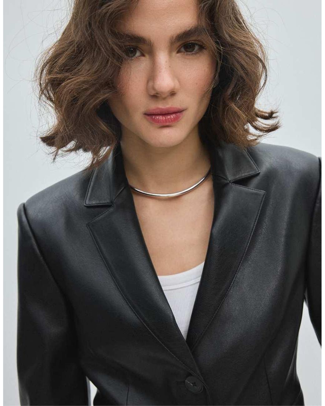 Stradivarius Black Short Fitted Blazer