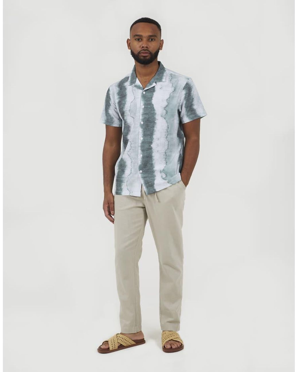 Brave Soul Blue Regular Fit Printed Button-Up Shirt for men
