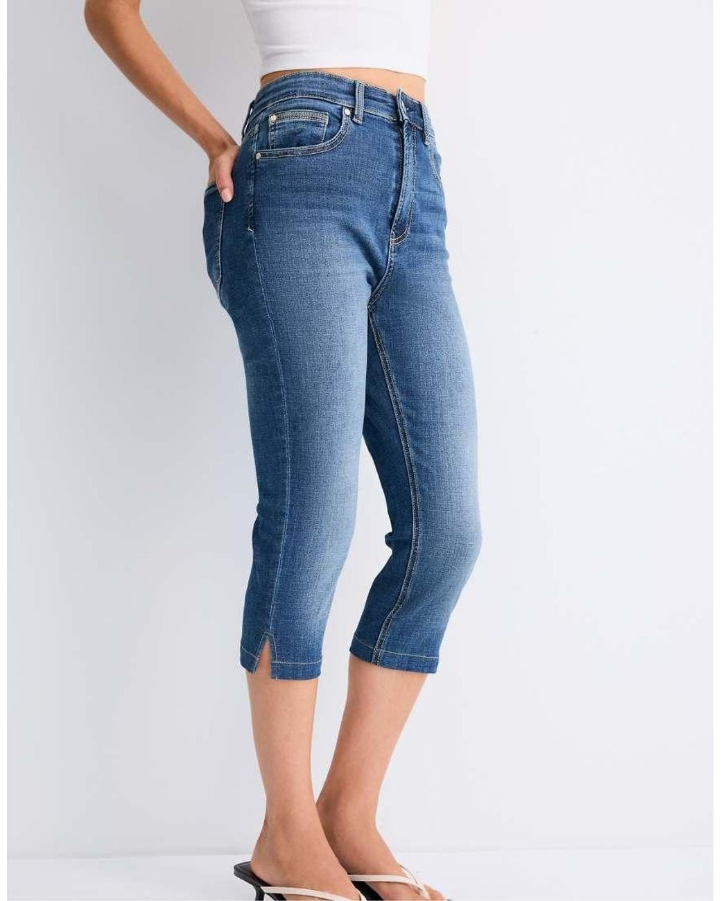Stradivarius Blue Capri Jeans