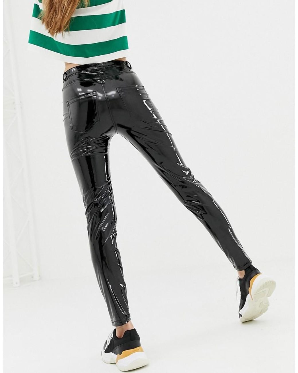Pantalones ajustados de vinilo de Pull&Bear de color Negro | Lyst