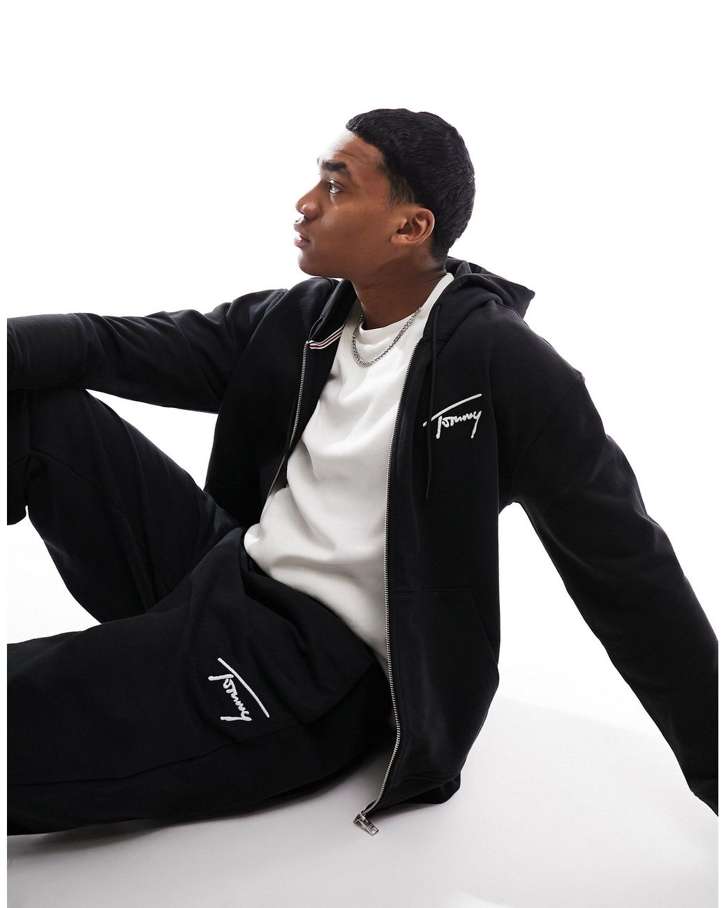 Tommy hilfiger essential store graphic hoodie
