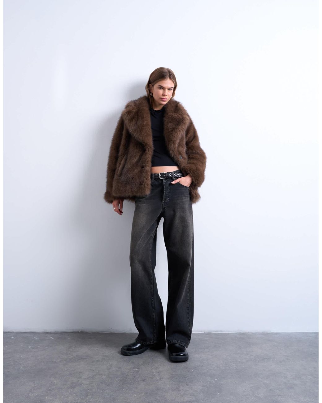 TOPSHOP Brown – kurz geschnittene jacke aus kunstpelz