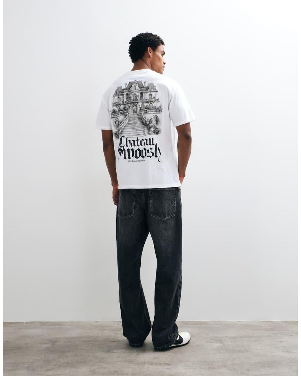 Nike White T-Shirt With Chateau Back Print for men