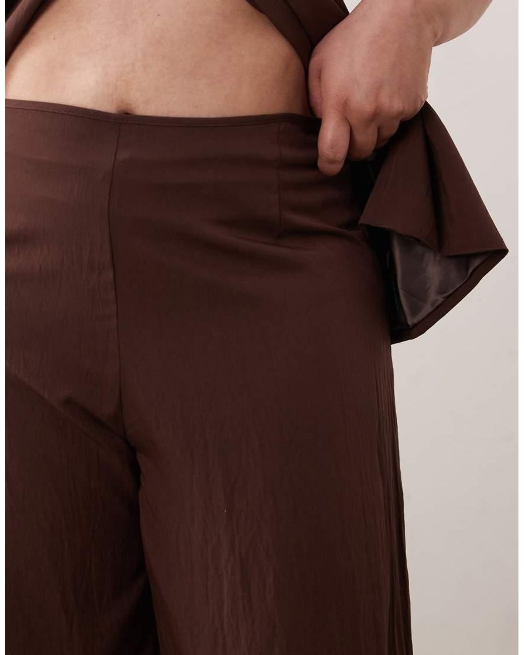 Curve ASOS de color Brown