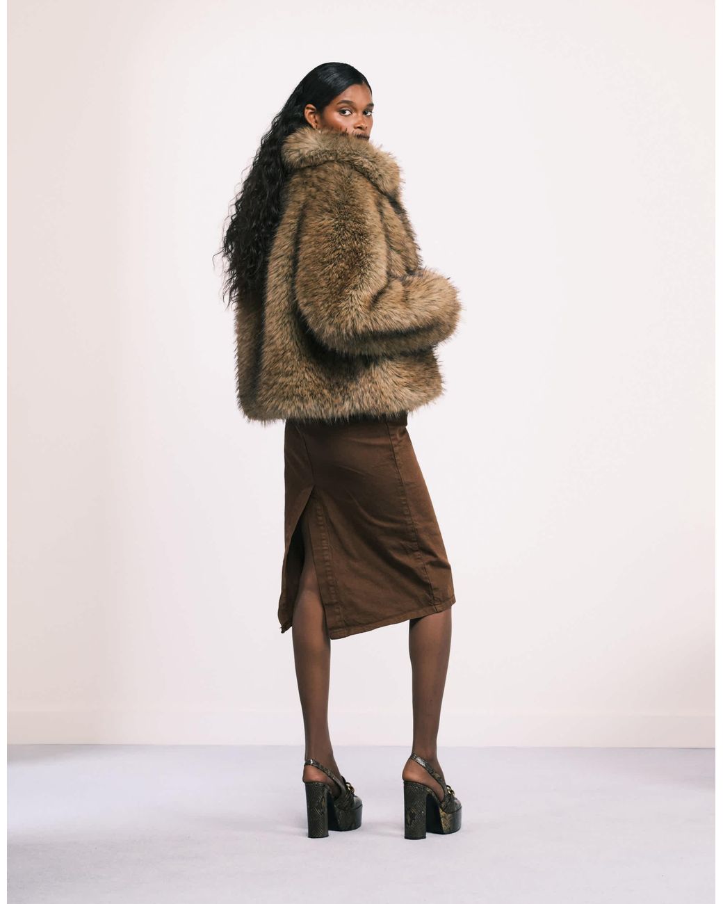 Capsule - manteau fausse fourrure à col oversize - marron Mango en coloris Natural