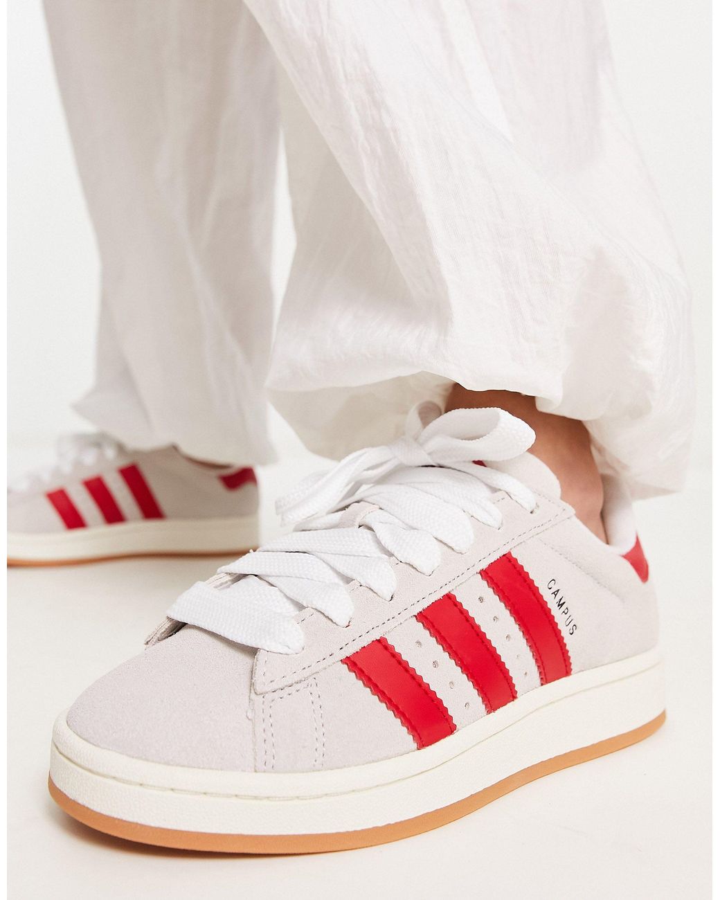 Campus 00 sneakers bianche e rosse di adidas Originals in Rosa Lyst
