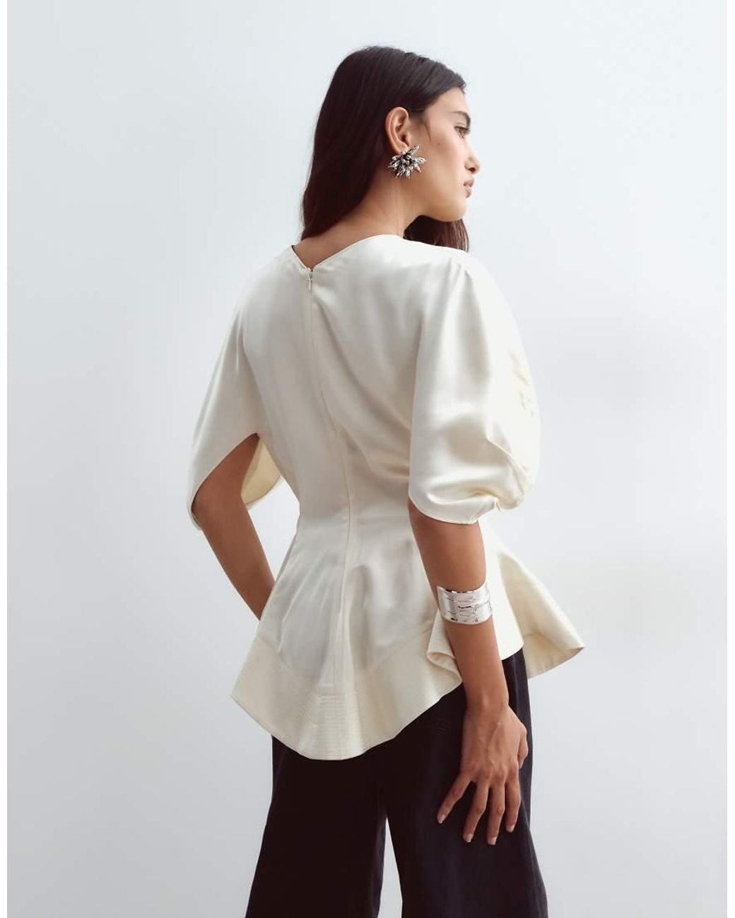 ARRANGE White Satin Volume Sleeve Peplum Top