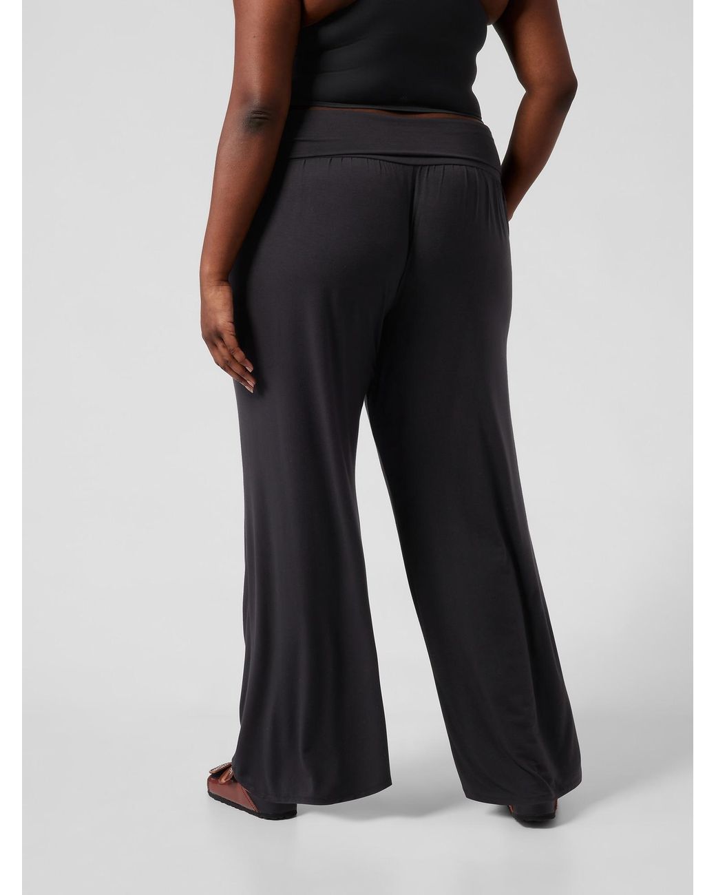 Athleta Studio Wide Leg Pant in Black 
