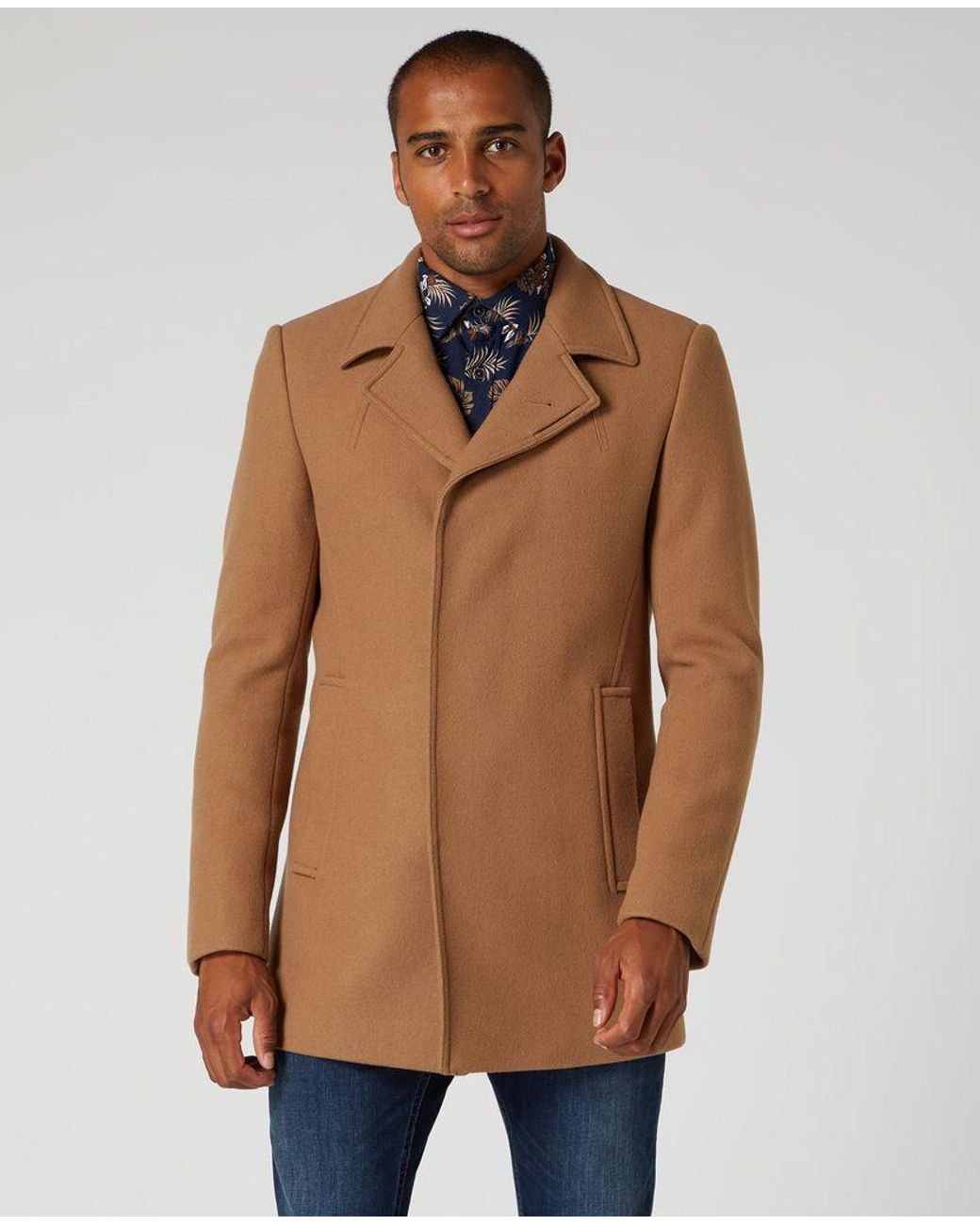 camel coat red collar