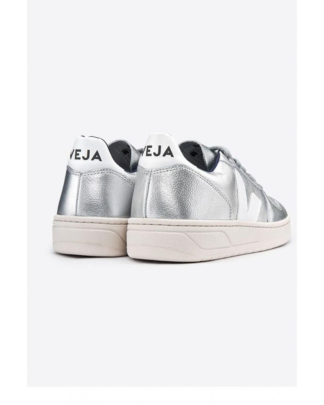 Veja V10 Silver Leather Trainers in Metallic | Lyst