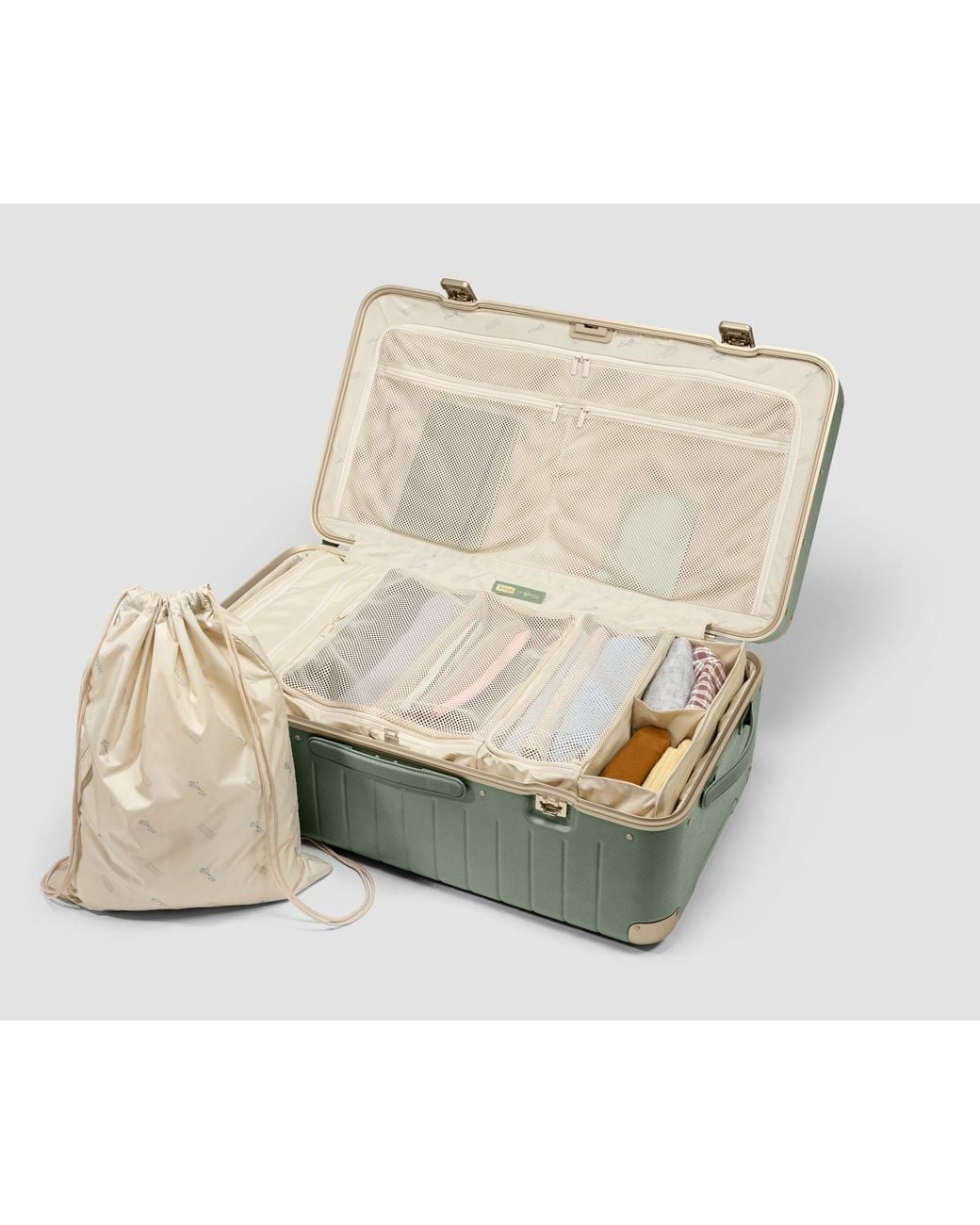 Away Travel Green The Aluminum Edge Trunk