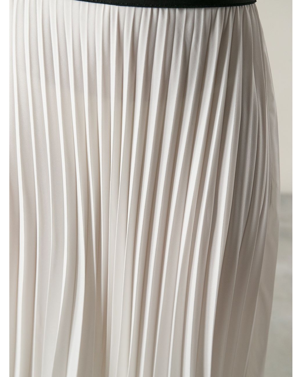 P.A.R.O.S.H. Long Pleated Skirt in White | Lyst