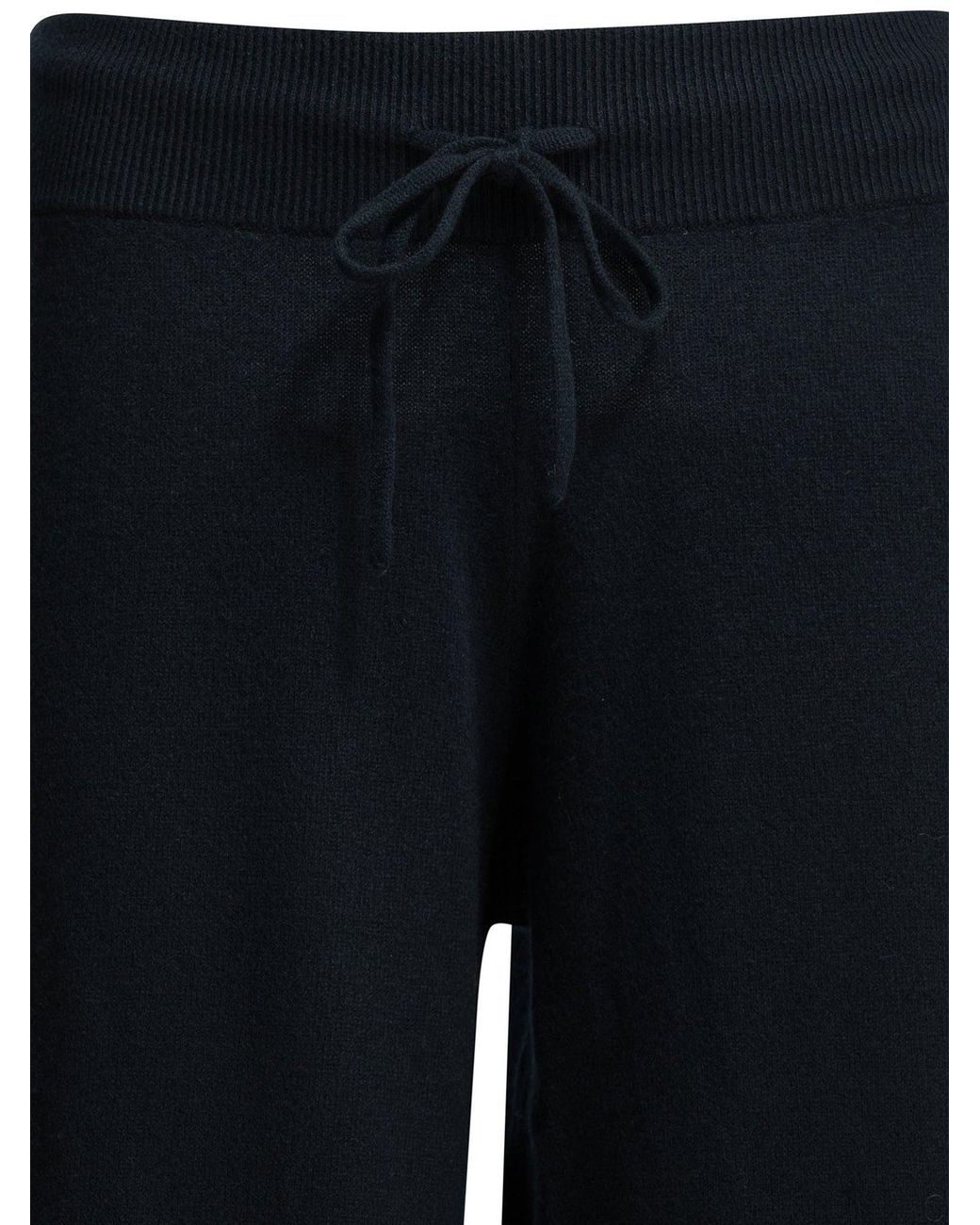 Lisa Yang Broek in het Blue
