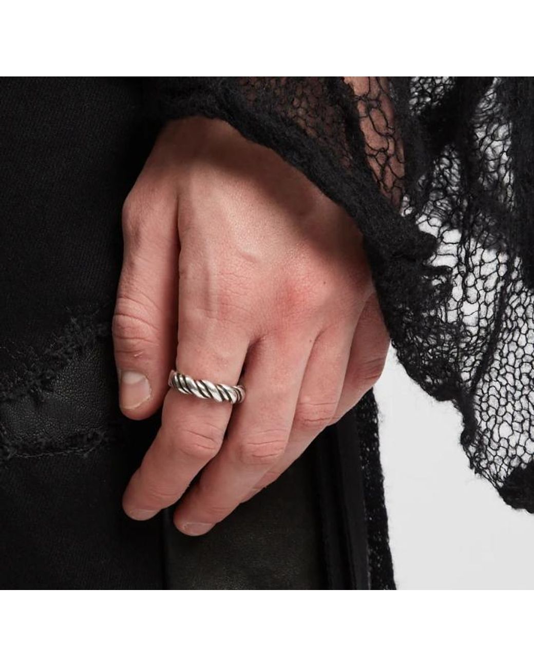 Ann Demeulemeester Bice Twisted Enkele Ring in het Black