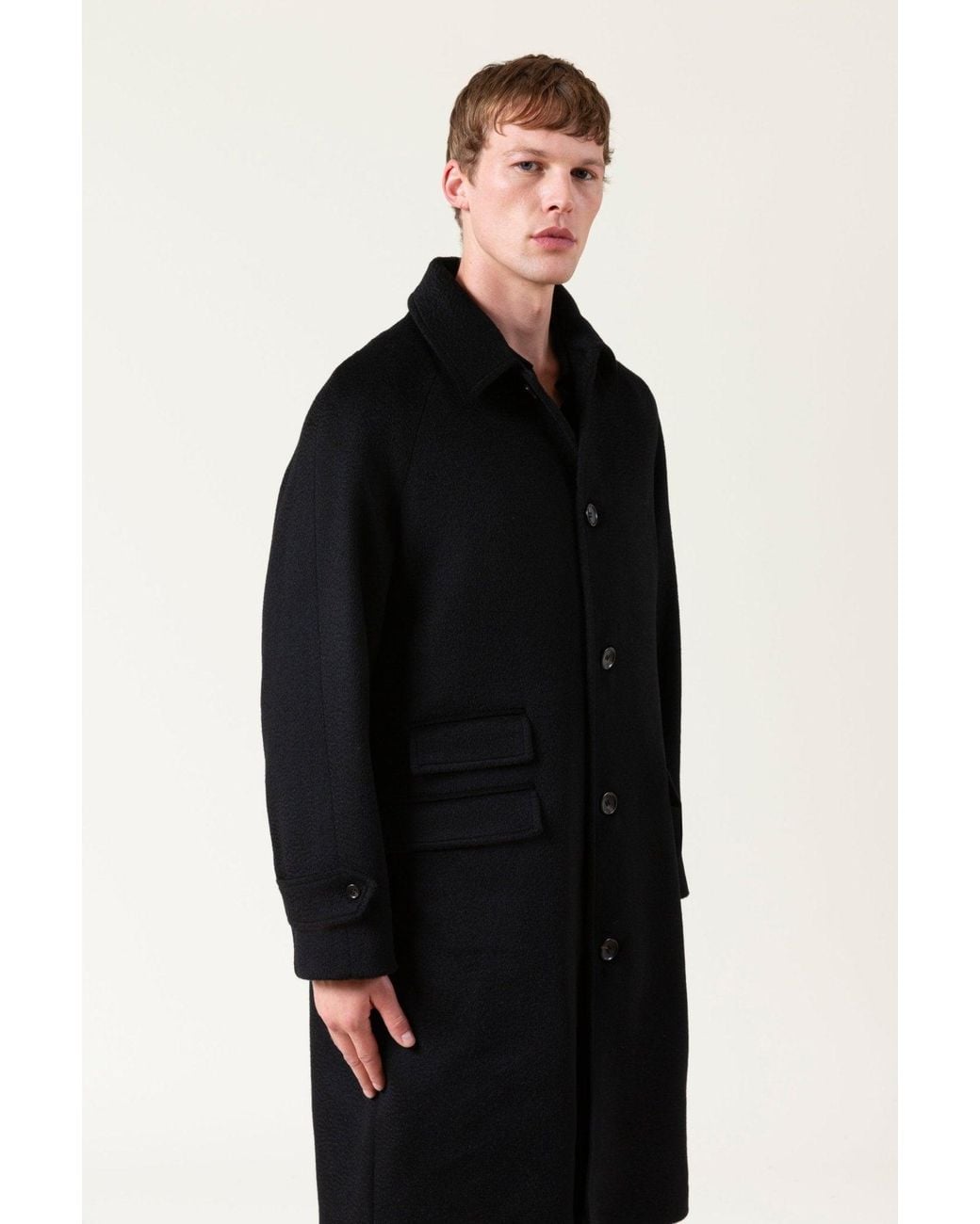 AUTORE Black Coat Windsor