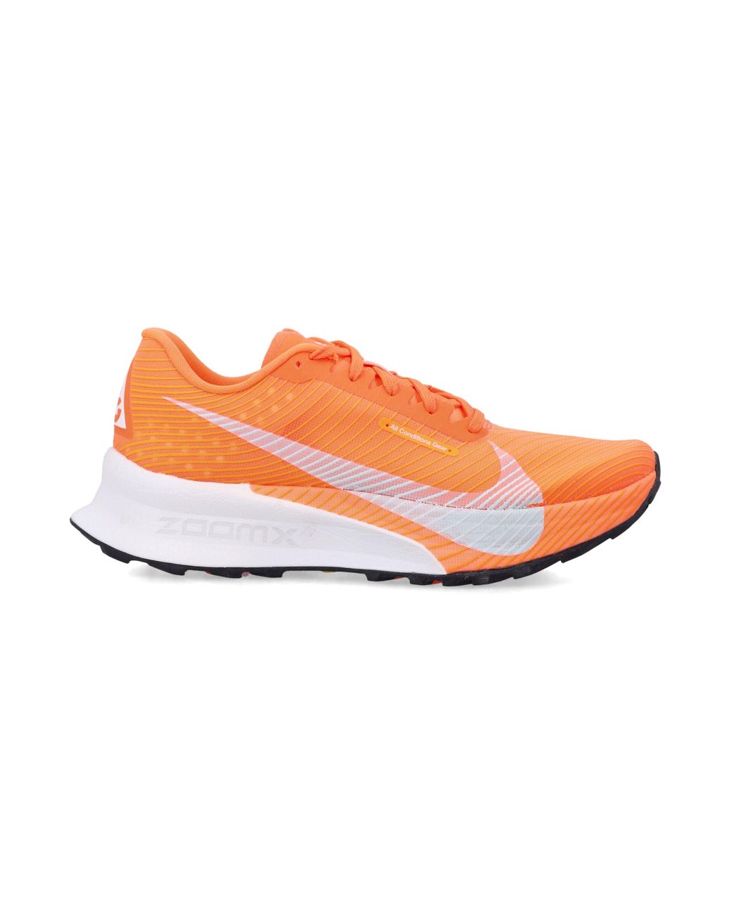 Nike Orange Turnschuhe