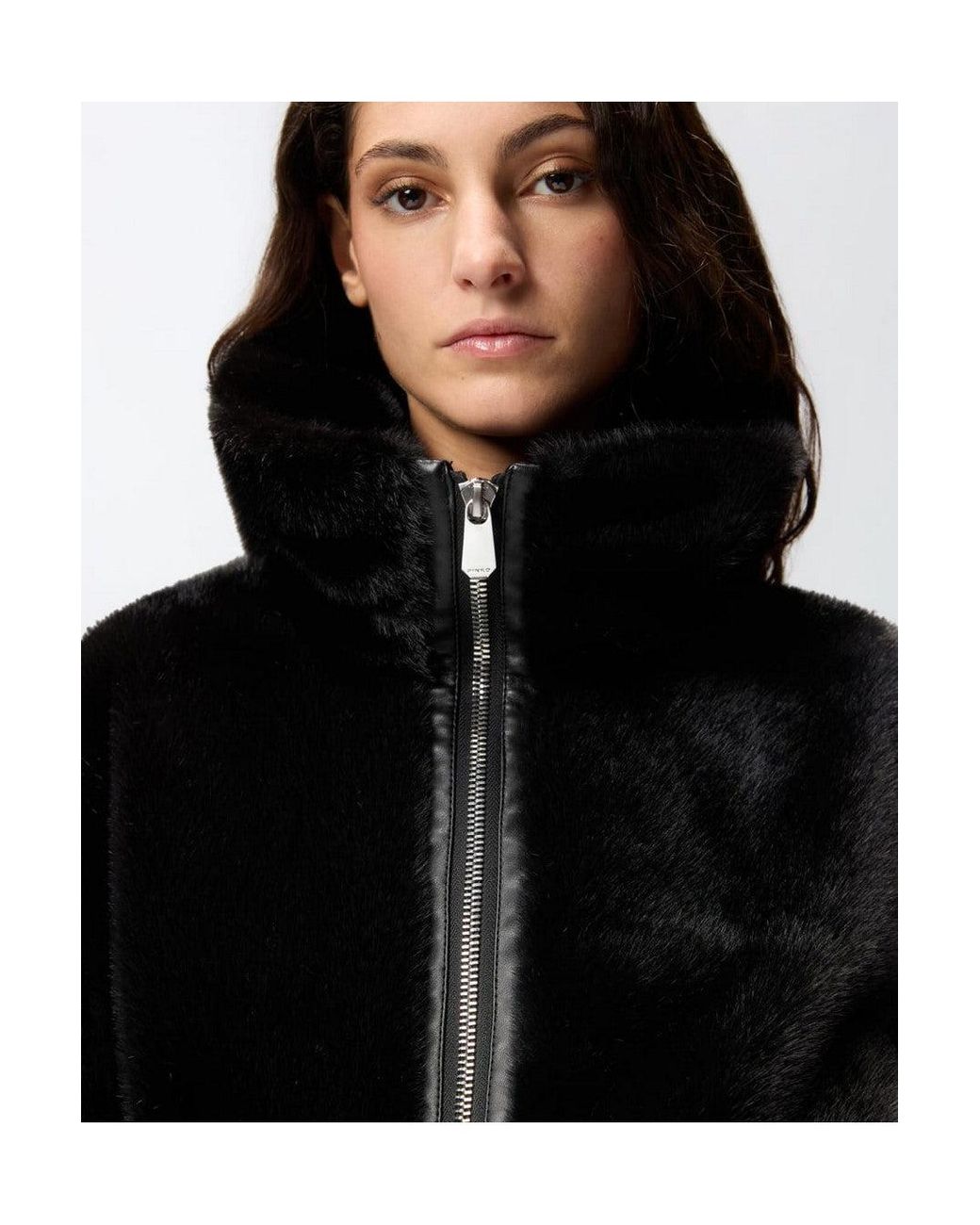 Rosado Negro Pinko de color Black