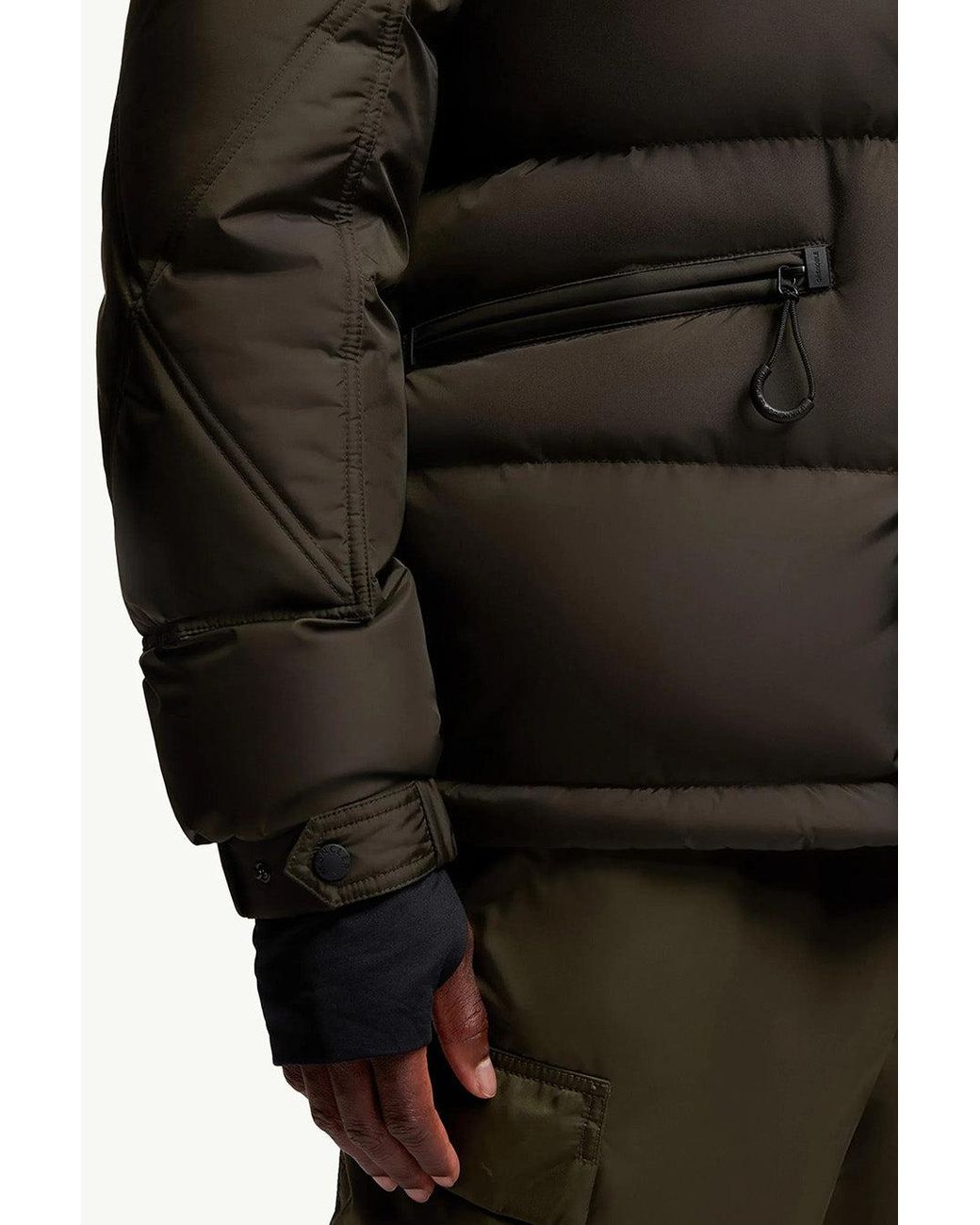 Moncler Donkergroen in het Green
