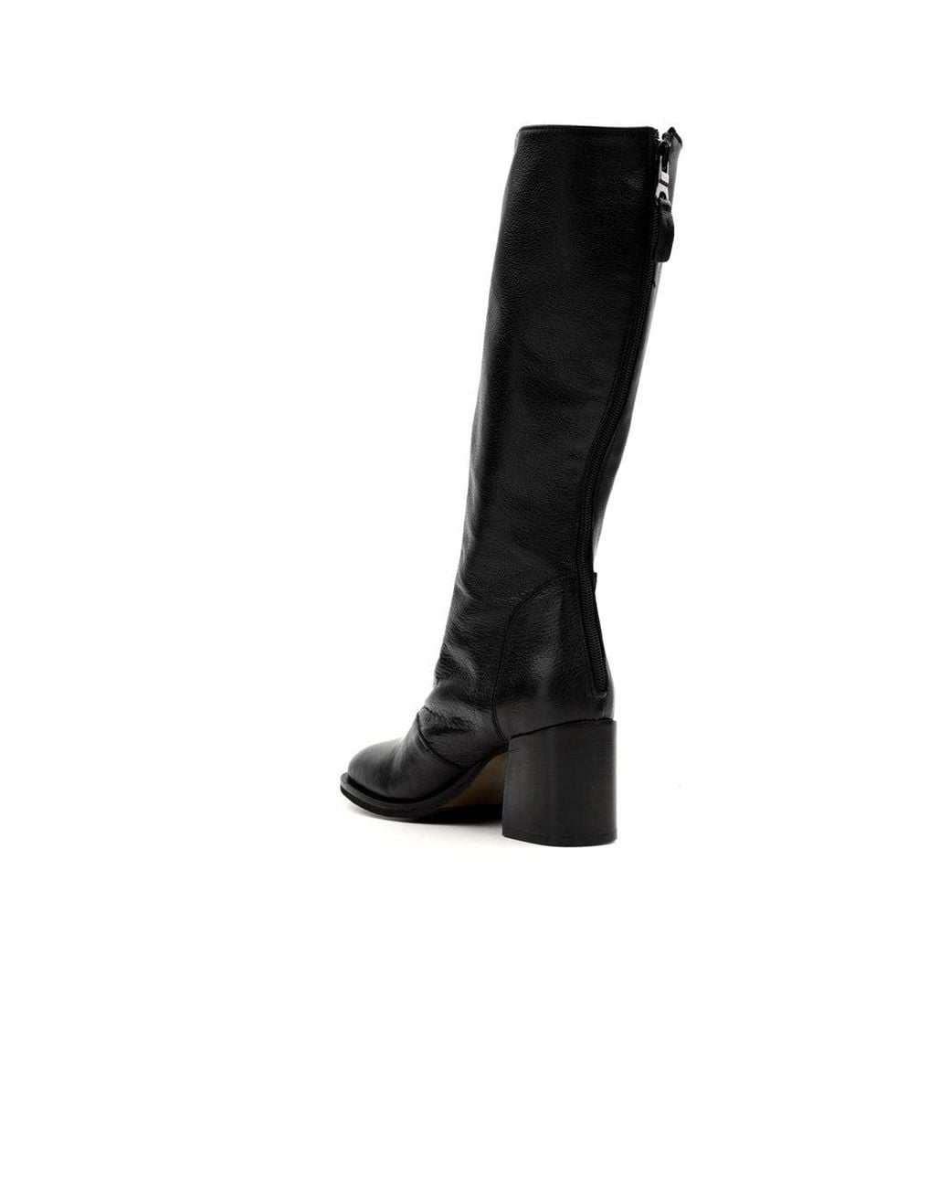 Zoe Laarzen in het Black