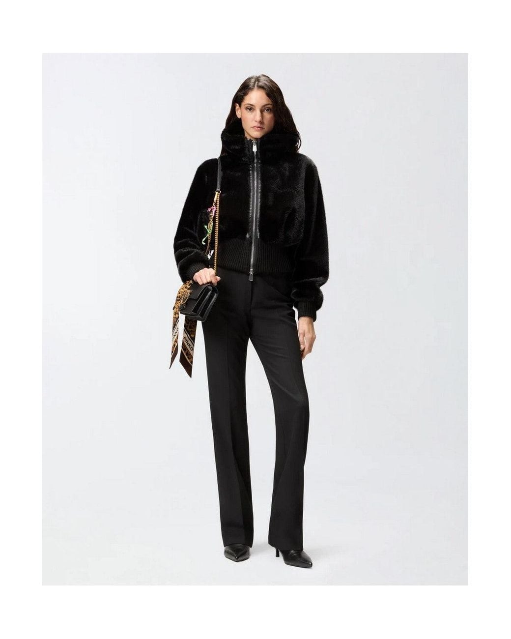 Rosado Negro Pinko de color Black