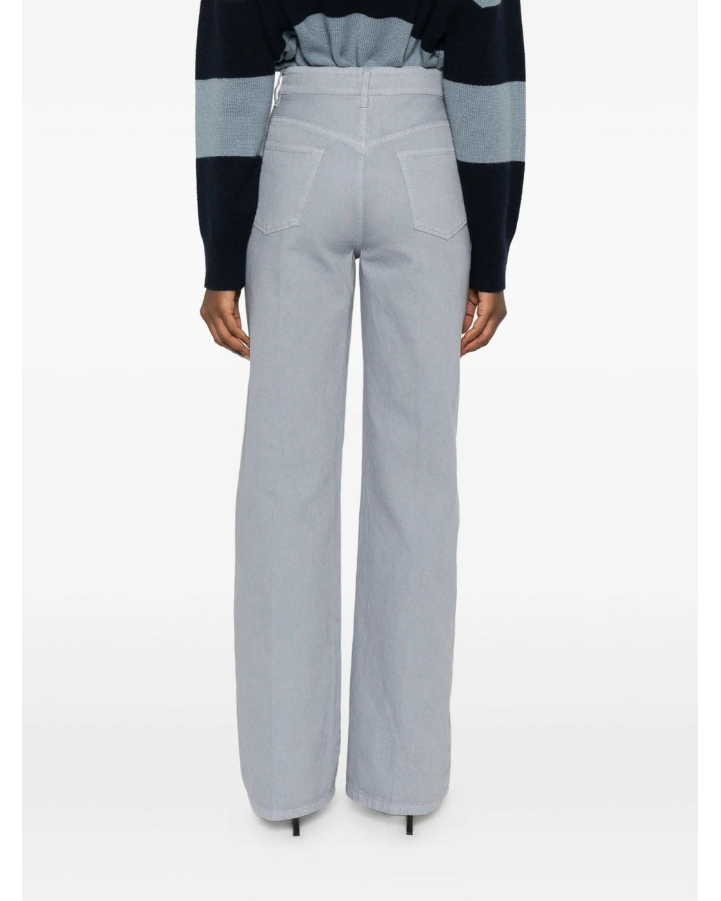 A.P.C. Jean Domino in het Gray