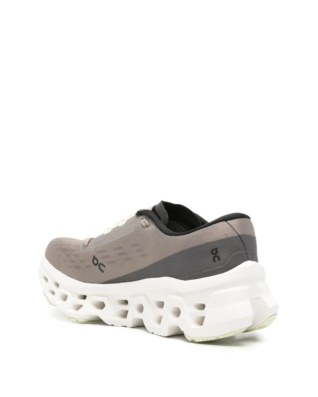 On Shoes White Beim Ausführen von Cloudmonster 3