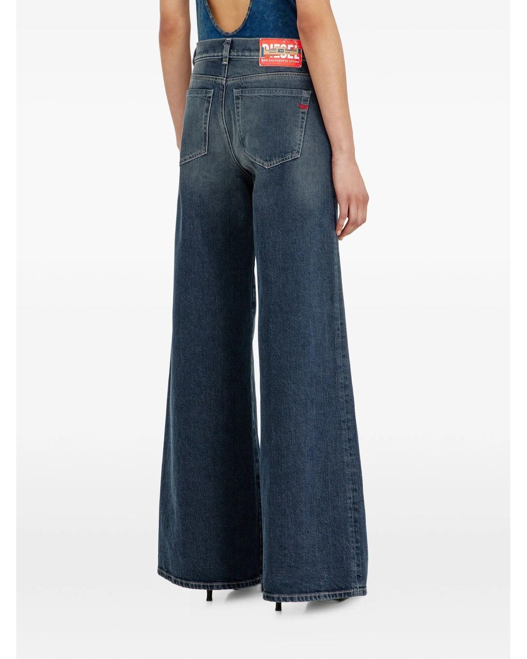 DIESEL 1978 D-Akemi Flared Jeans in het Blue