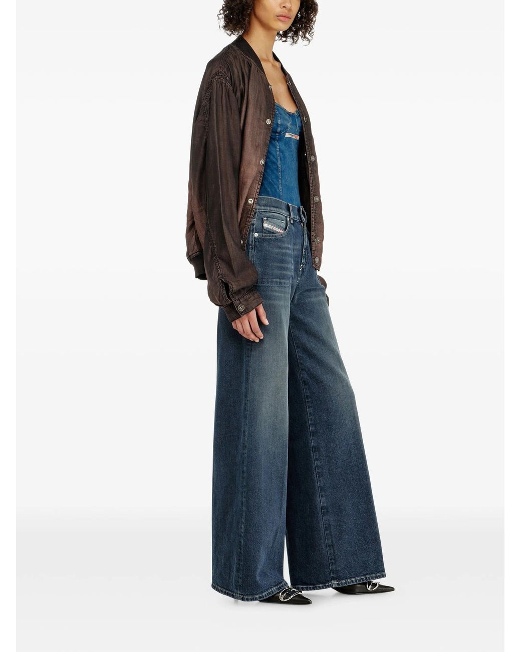 DIESEL 1978 D-Akemi Flared Jeans in het Blue