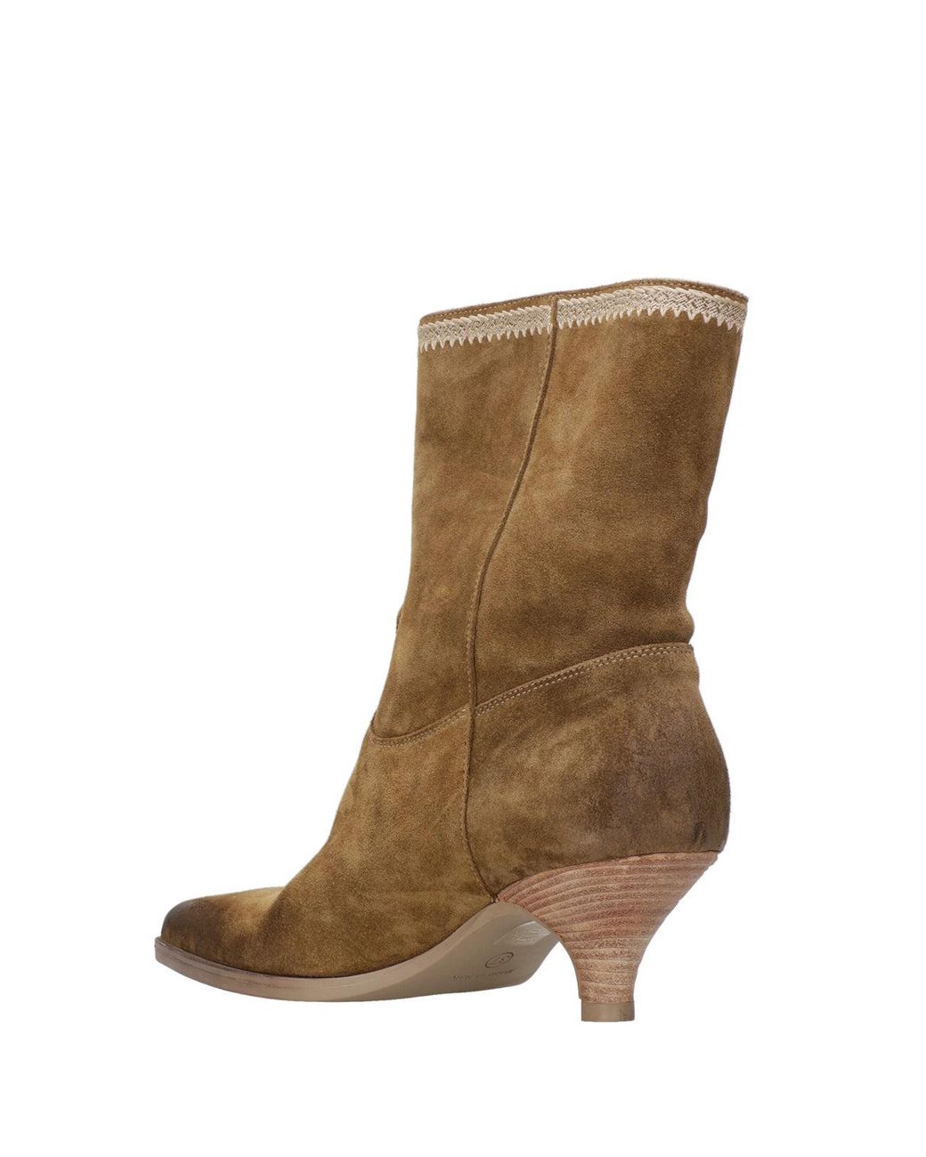 Elena Iachi Laarzen in het Brown