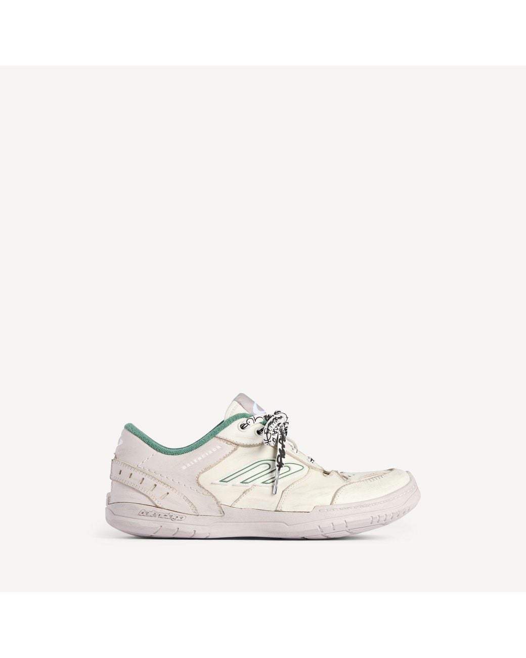 Balenciaga White 'Hamptons Medium Worn-Out' Sports Shoes for men