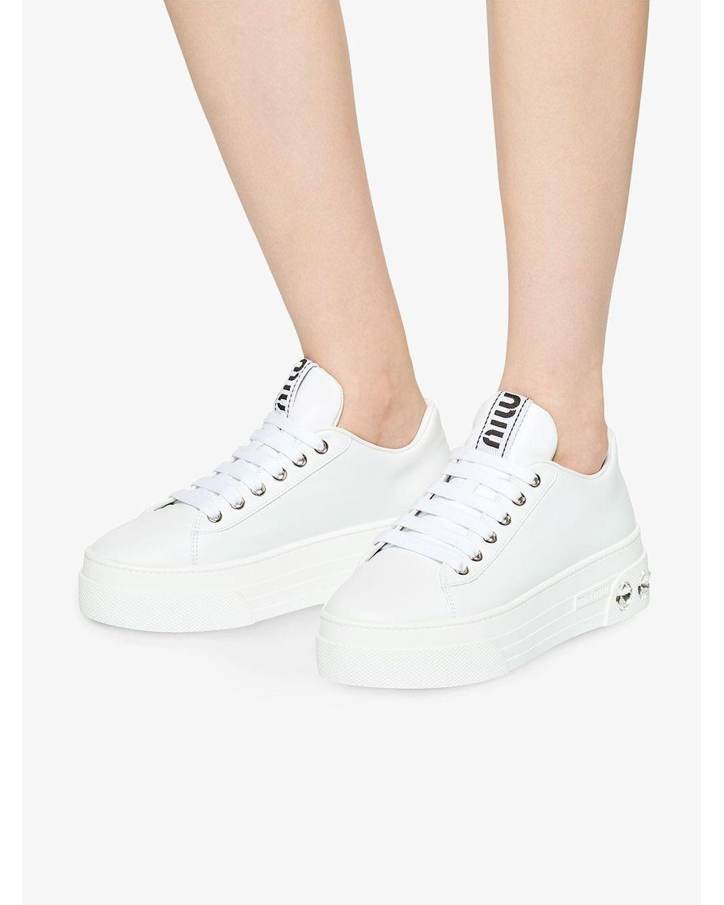 Шлепки miu miu. Mustang sunglasses mu2453. Miu miu белые. Miu miu белые. Плетеные шлепки miu miu.