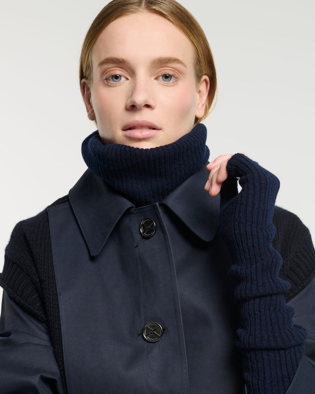 Barrie Blue Long Cashmere Fingerless Gloves