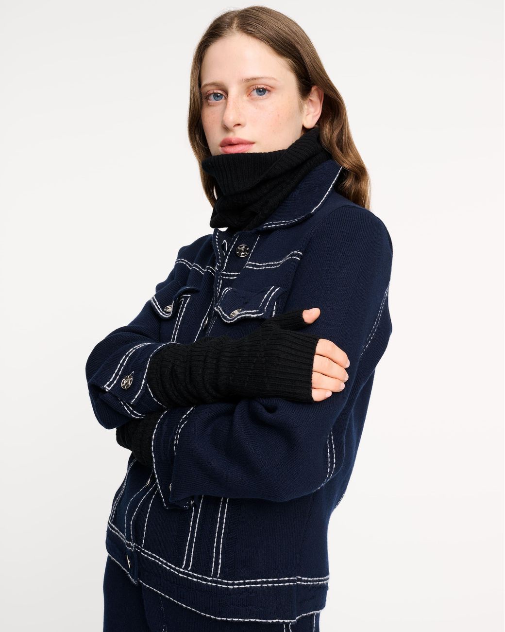 Barrie Black Cashmere Snood
