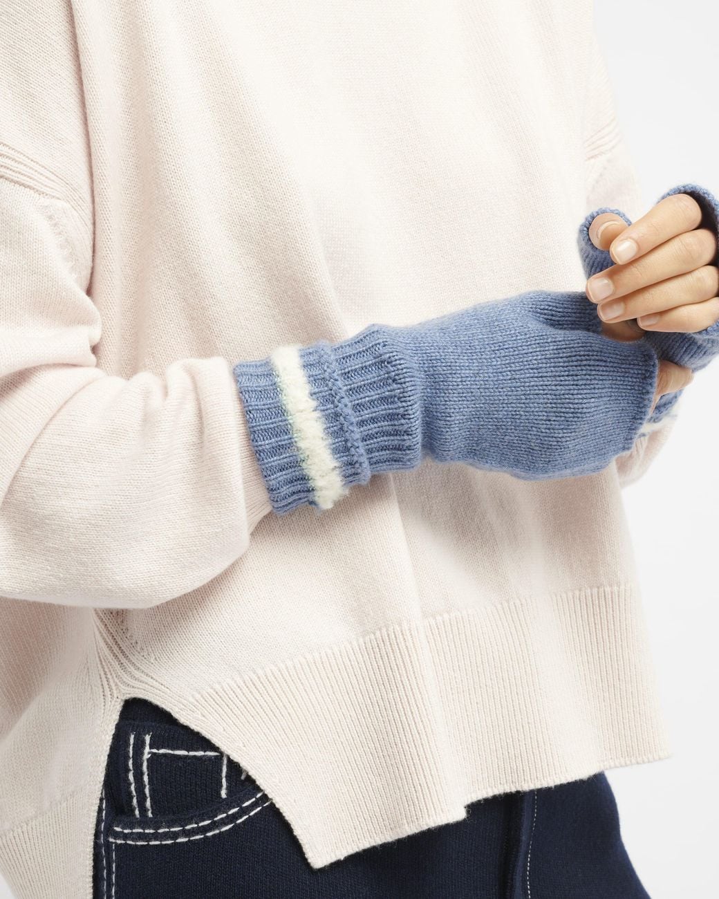 Barrie Blue Shearling-Effect Cashmere Fingerless Gloves