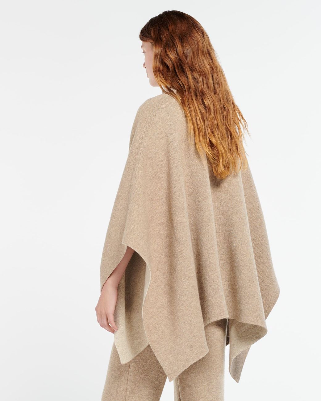 Barrie Natural Cashmere Cape