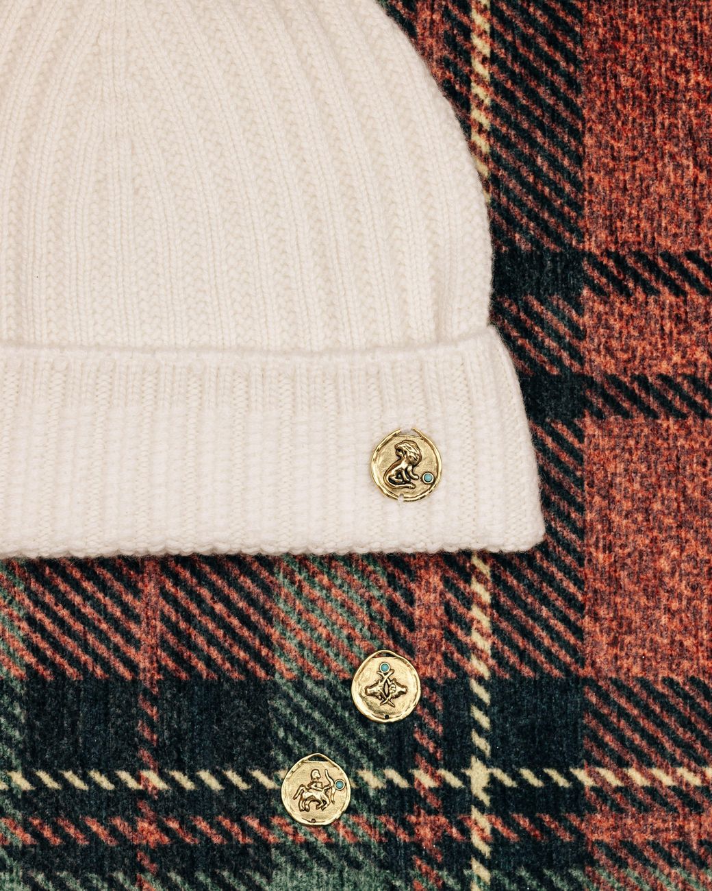 Barrie White Cashmere Beanie